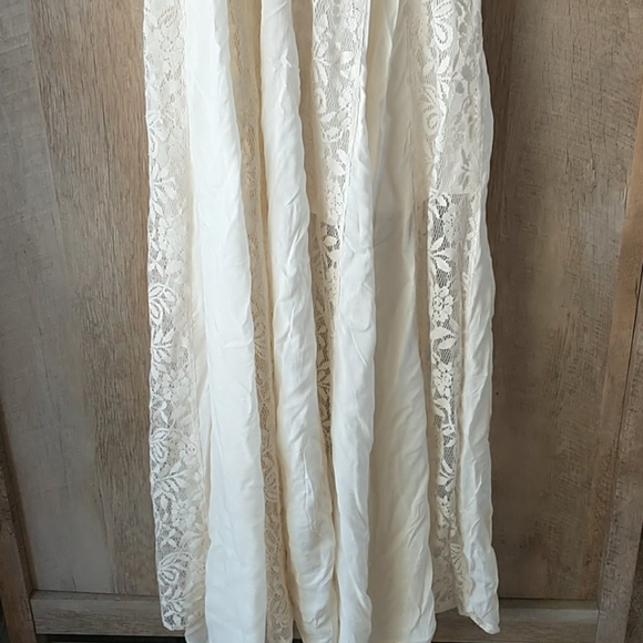 Small Entro Lace Maxi Dress Slip Underneath - Picture 3 of 5